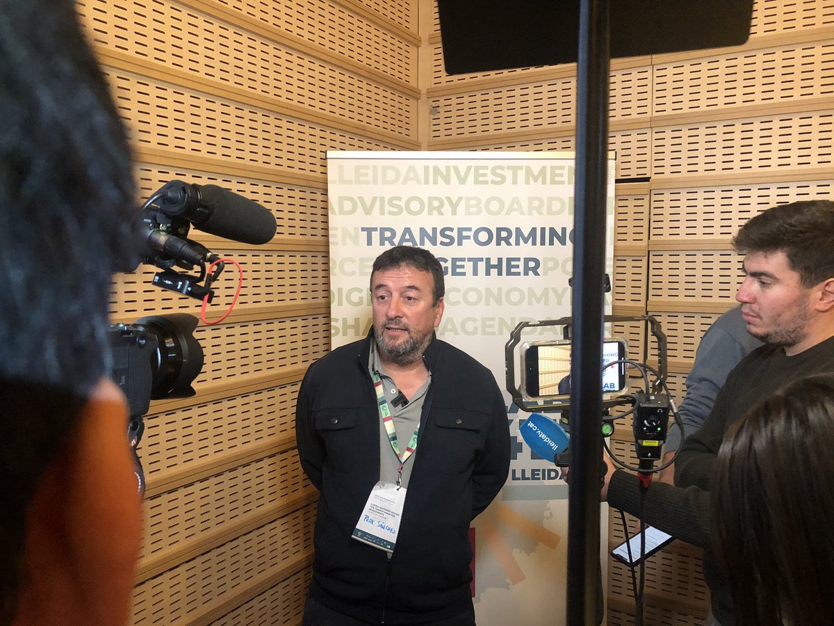 smmaccoolleida1's tweet photo. @CCOOLleida conjuntament amb @etlleida i @coell_org presenta el Projecte d’innovació Transformativa de CENTRE DE FORMACIÓ PROFESSIONAL, OCUPACIONAL I CONTÍNUA EN ECONOMÍA VERDA 
per a nous llocs de treball de nous models Industrials, prod alimentaria i energia sostenible a LLeida https://t.co/6FKyDegjdQ