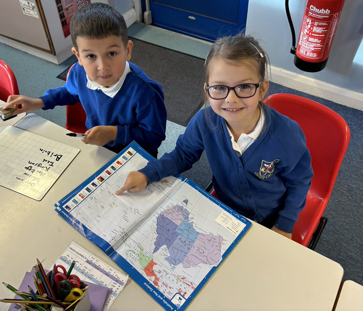 latimerprimary's tweet image. #ClassMN learnt how to use an atlas this morning to answer questions about the Earth and beyond! They found out the names of different capital cities, facts about the UK and even the order of the planets in our solar system. 🌎🇬🇧🗺️#LatimerGeography #Year2