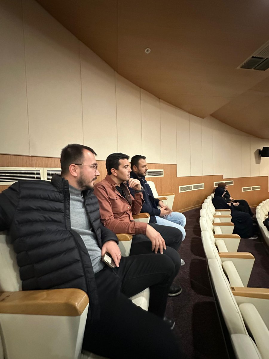 AkibMtal's tweet photo. Mersin Milli Eğitim ve  Mersin Ticaret Sanayi Odası tarafından yürütülen Fikir otobüsü girişimcilik yarışması ödül töreni ve lansman toplantısına Müdür yardımcısı Emre Melemez, Bilişim Öğretmenimiz Ali ÇELİK, Ulaştırma öğretmenimiz Muhammed MALAK katılım sağladılar. https://t.co/tI35kk595S