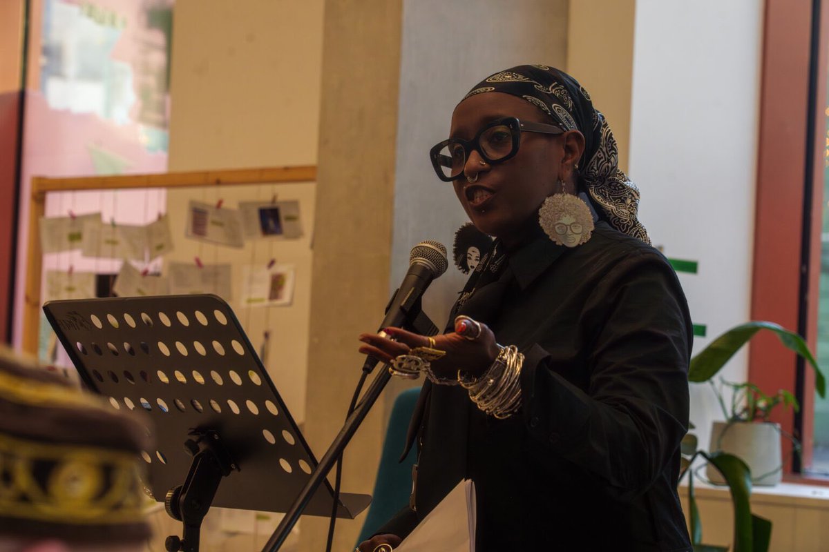 aAh! Magazine (@aah_mag) on Twitter photo “Poetry is stepping away from what it is at its core, which is a human desire to communicate and connect. Poetry is just one way that we do that.” <a href="/Malikabooker/">Malika Booker</a> on #16DaysOfActivism Read now on @aah_mag
📸 Freya Barwell
aah-magazine.co.uk/2024/16-days-o… “Poetry is stepping away from what it is at its core, which is a human desire to communicate and connect. Poetry is just one way that we do that.” <a href="/Malikabooker/">Malika Booker</a> on #16DaysOfActivism Read now on @aah_mag
📸 Freya Barwell
aah-magazine.co.uk/2024/16-days-o…