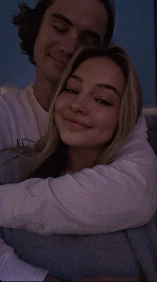 𝓢arah 𝓒ameron. tweet media