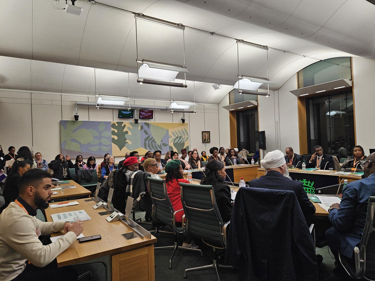 Action for Race Equality (@aretweets_) on Twitter photo 📢Windrush survivors & advocates call for fairer, faster and more just treatment in #Parliament.
Yesterday, we hosted #Agenda4WindrushJustice chaired by <a href="/FloEshalomi/">Florence Eshalomi MP</a> <a href="/PauletteHamilto/">Paulette Hamilton MP</a>, with MPs incl <a href="/DawnButlerBrent/">Dawn Butler ✊🏾💙</a> <a href="/helenhayes_/">Helen Hayes 💙🌹</a> in attendance.
⚖️actionforraceequality.org.uk/windrush-scand… 📢Windrush survivors & advocates call for fairer, faster and more just treatment in #Parliament.
Yesterday, we hosted #Agenda4WindrushJustice chaired by <a href="/FloEshalomi/">Florence Eshalomi MP</a> <a href="/PauletteHamilto/">Paulette Hamilton MP</a>, with MPs incl <a href="/DawnButlerBrent/">Dawn Butler ✊🏾💙</a> <a href="/helenhayes_/">Helen Hayes 💙🌹</a> in attendance.
⚖️actionforraceequality.org.uk/windrush-scand…