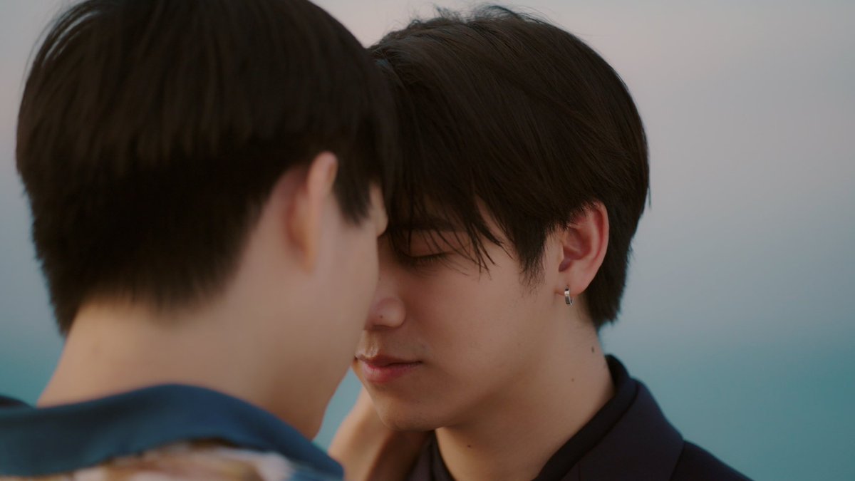 JojoTichakorn's tweet photo. ที่อยากทำ #ThatSummerSeries เพราะติดใจตอนเพื่อนายช่วงอยู่เกาะและอยากทำแบบนั้นทั้งเรื่อง อยากให้เรื่องนี้เป็นฟิลช่วงเวลาใดเวลานึงณสถานที่แห่งนั้นที่ฉันไม่เคยลืมบวกกับพล็อตแบบละคร ตอนคุยกะน้องรู้สึกว่าวินนี่มันเป็นลาวามาก ในขณะที่สตางค์ดูตรงข้ามเลย แต่เชื่อในฝีมือการแสดงอยู่แล้ว https://t.co/weAzTnYnac