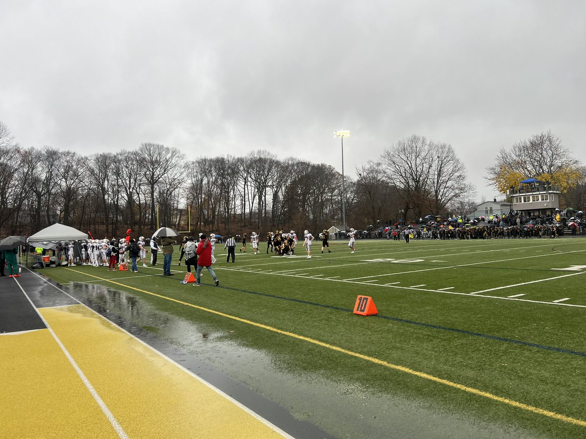 Happy Thanksgiving! Grateful whether in rain or shine 🏈🍁🦃