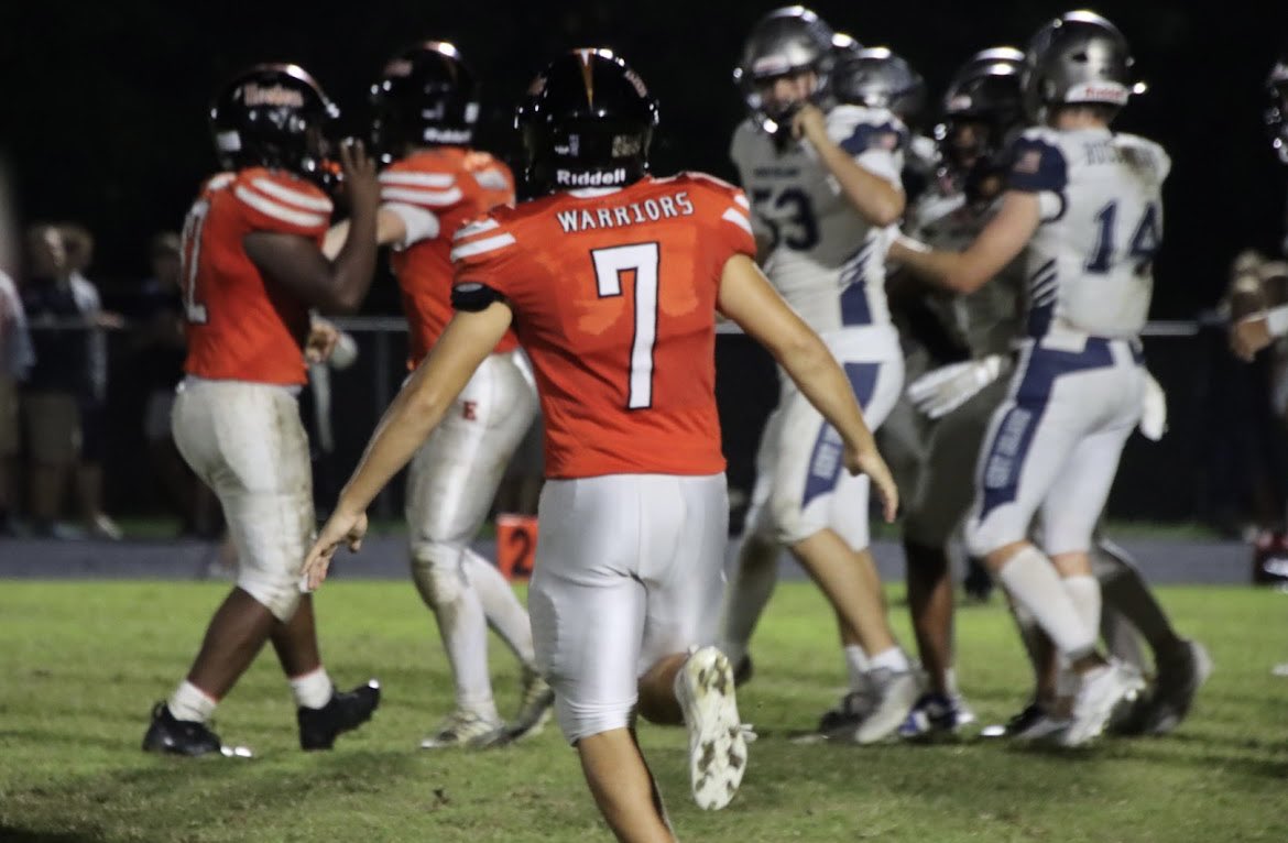 Checkout my junior season highlights

hudl.com/v/2R2V5f
<a href="/EHScoach55/">Matt Griffith</a> <a href="/AlWaters15/">Al Waters</a>