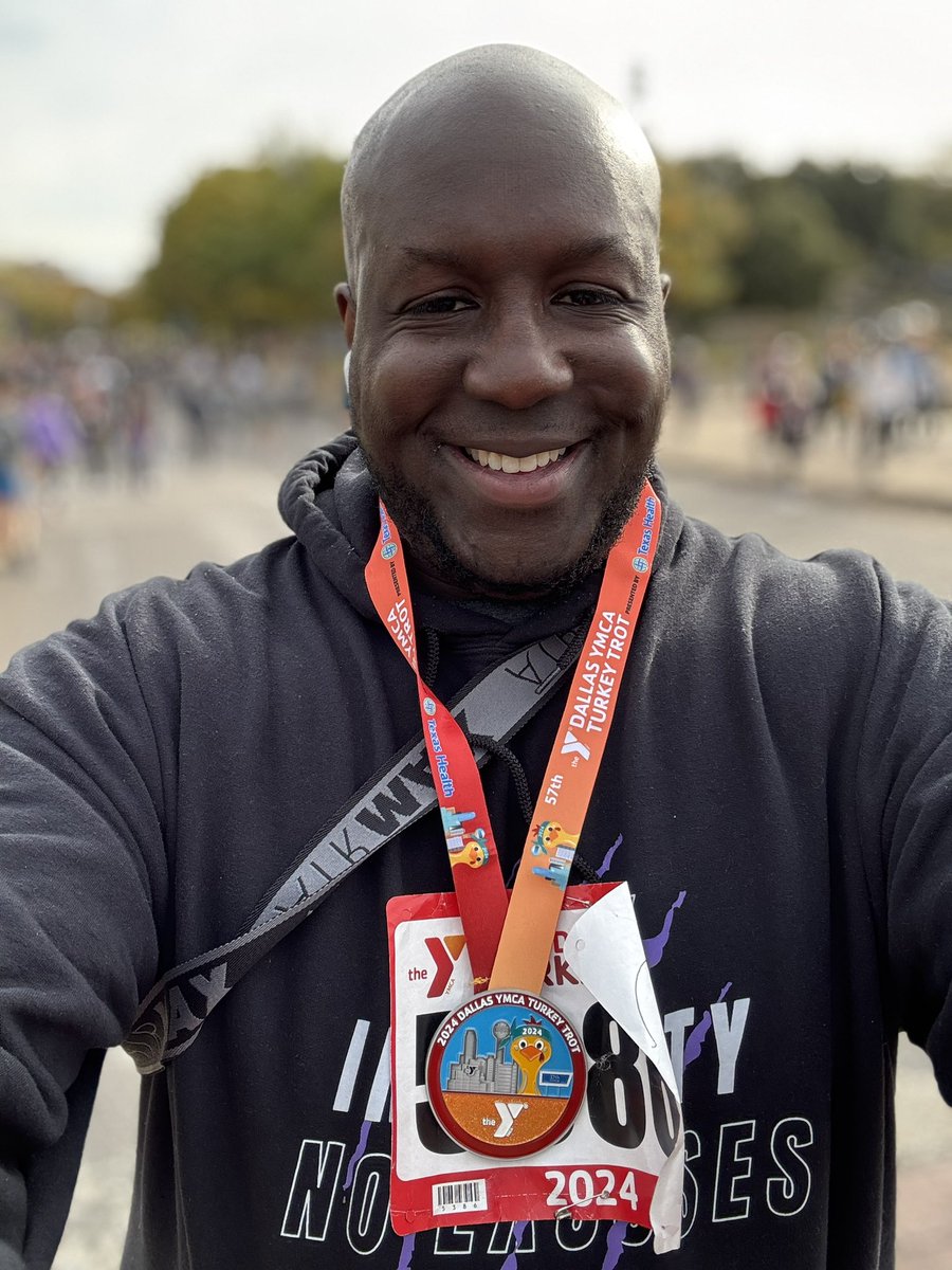 RaashidBrown's tweet photo. Celebrating Day 244 of my running journey of running at least 1 mile a day! Today, I completed my first 5K (✅).
Every mile brought me closer to this finishing today. Shoutout to my amazing family who came out to support me. Finish Strong! Happy Thanksgiving! 🦃💪🏾 https://t.co/pVtn07y620