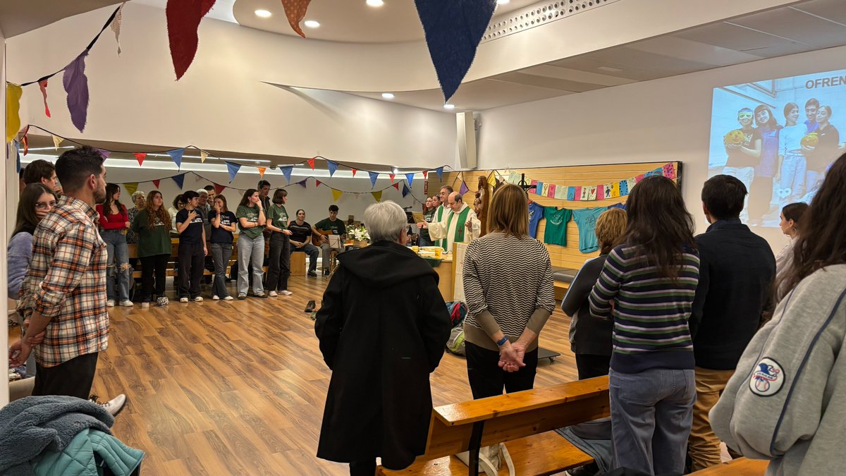 ComunitatClot's tweet photo. 🚂 L'eucaristia del #Chanut, en imatges

👉🏼 Recordem la celebració d'aquest dissabte dedicada a l'esplai de la Comunitat que fa tasca educativa al barri de Sant Roc de Badalona: https://t.co/kiO2l8Fhds https://t.co/gvqmg1DAx0