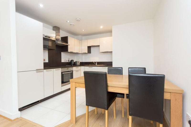 leoubbiali's tweet photo. 🚨 Looking for a flatmate 🚨

Renting out a modern ensuite room in my 2-bed flat near Canada Water (3 min walk to the tube ).

£1400 pcm

✅ Private furnished ensuite
✅ Balcony, gym, concierge
❌ Parties

DM if interested https://t.co/fSAqQbHZla