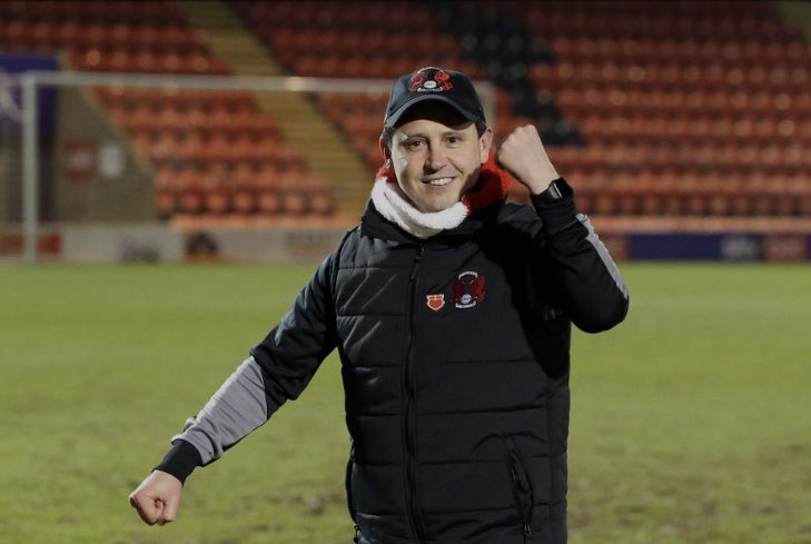 Introduction to Episode 16, Part 2

Ross Embleton - His Club

podcasts.apple.com/gb/podcast/the…

He will hate me for using this image but after talking about it I had to find that scarf!. 😂💙

#turnitroundthecorner #podcast #football #footballpodcast #efl #nonleague #leytonorient #LOFC