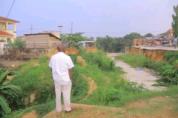 Un regard paisible de S.E <a href="/Mapon_Matata/">Matata Ponyo Mapon</a>  qui pousse à la réflexion pour la découverte d'un Congo meilleur✍️