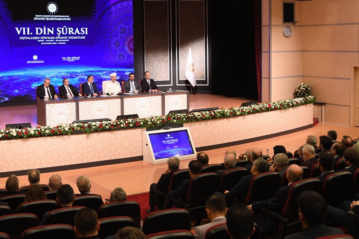 diyanetbasin's tweet photo. Diyanet İşleri Başkanı Prof. Dr. Ali Erbaş, “7. Din Şûrası” kararlarını açıkladı @DIBAliErbas 
https://t.co/7mgfj1CU0p https://t.co/ECxIZoGkjS