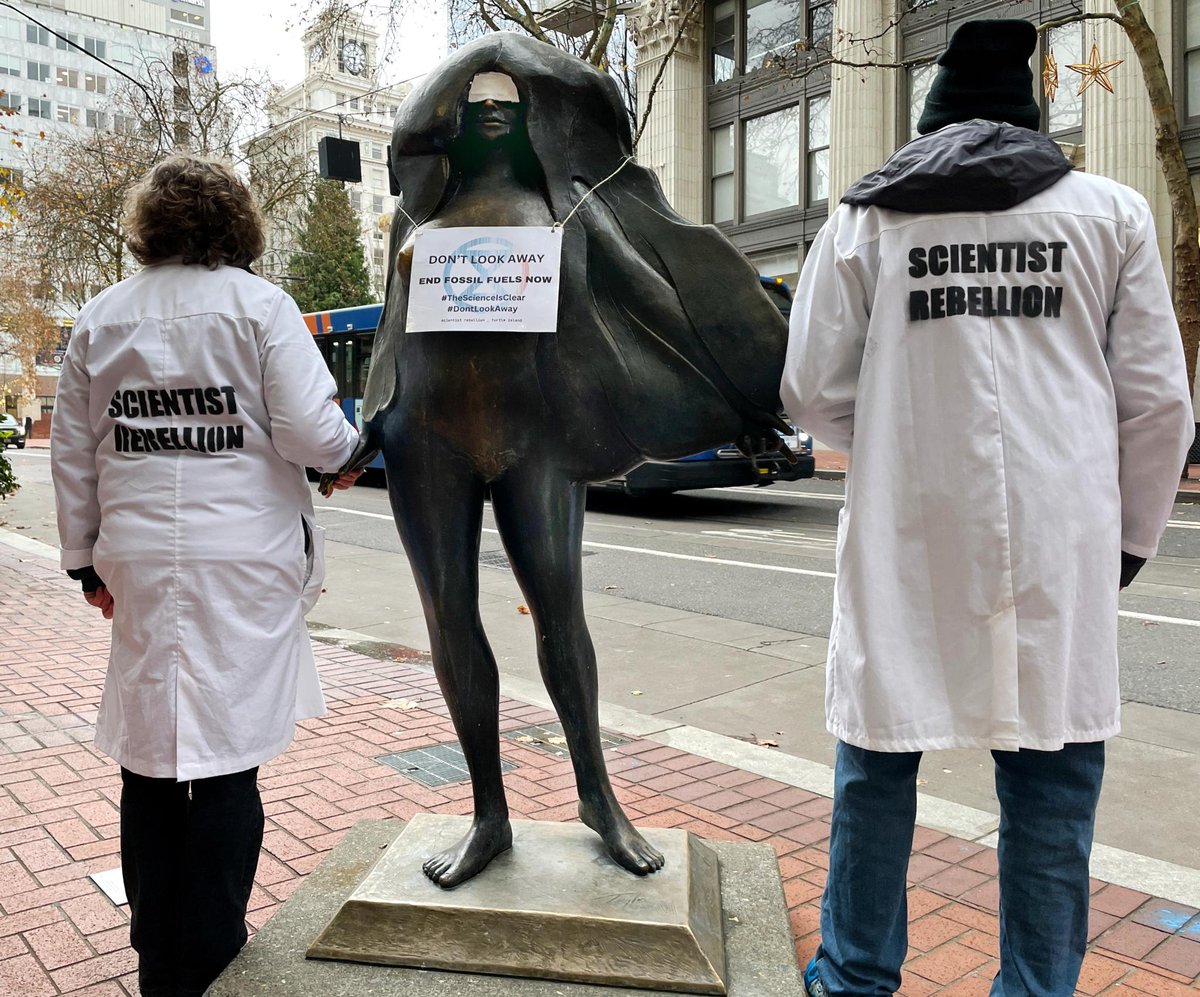 SRTurtleIsland's tweet photo. This past Friday Nov 22, SR members across Turtle Island claimed statues as a call to
#endfossilfuels. Our message to politicians is “Don’t Look Away” - stop enabling the fossil fuel industry: Sign the #FossilFuelNonproliferationTreaty now !  
📍Ontario, CA 
📍Berkely, California 
📍Portland, Oregon