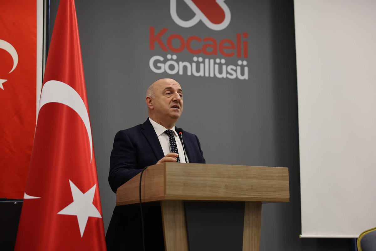 muzafferbiyik's tweet photo. Kocaeli Üniversitesi Siyasal Bilgiler Kulübü ve Senin Sesin Gençlik Platformu’nun düzenlemiş olduğu çalıştayın ikinci oturumuna katıldık.

Keyifli bir program geçirdiğimiz gençlerimizin güç ve dinamizmine bilgi ve tecrübelerimizle eşlik ettik. https://t.co/8EnAu2luEk