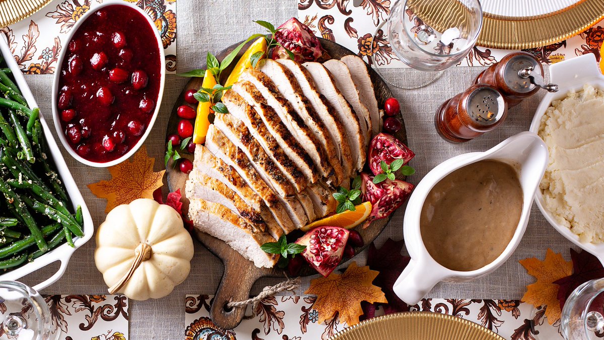 kslnewsradio's tweet image. Take a bite into history by learning where the mouthwatering food on your Thanksgiving dinner table originated from.
Read more: kslnewsradio.com/2159699
📷Canva
#ThanksgivingFood #ThanksgivingDinner