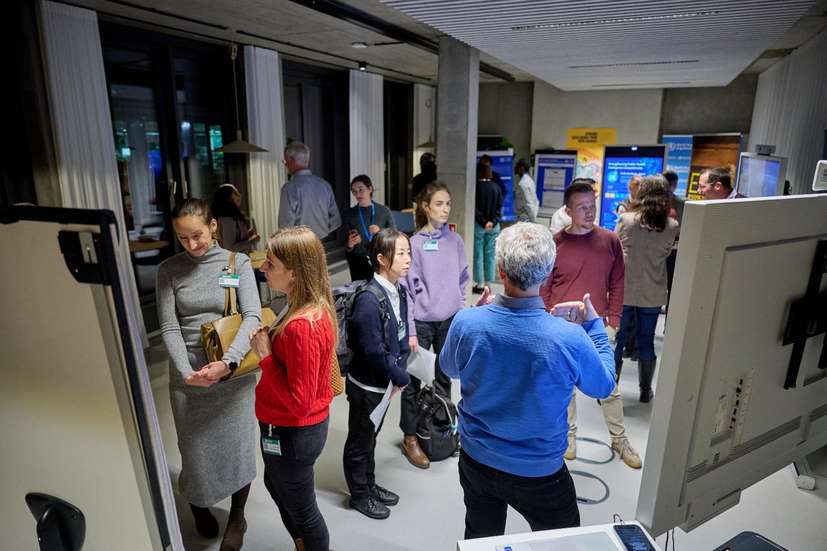 Full house tonight! Over 100 guests joined our Open House to explore the #WHOPandemicHub, meet the team &amp; see projects in action.  

We are now continuing the discussions at our #WHOHubSpeakerSeries. 

💻 Tune in here: youtube.com/live/gueYaDmqR…