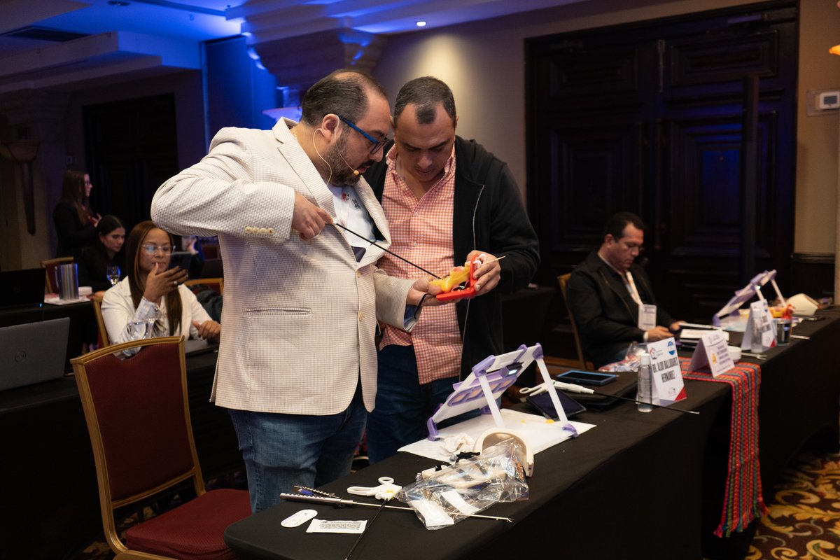 MenariniCA's tweet image. La actividad "Conociendo a los Expertos en Educación Médica Basada en Simulación Urotrainer" llegó a su fin. Un espacio donde el aprendizaje práctico y la mentoría experta transformaron la formación quirúrgica. Gracias por acompañarnos en este camino hacia la excelencia médica.