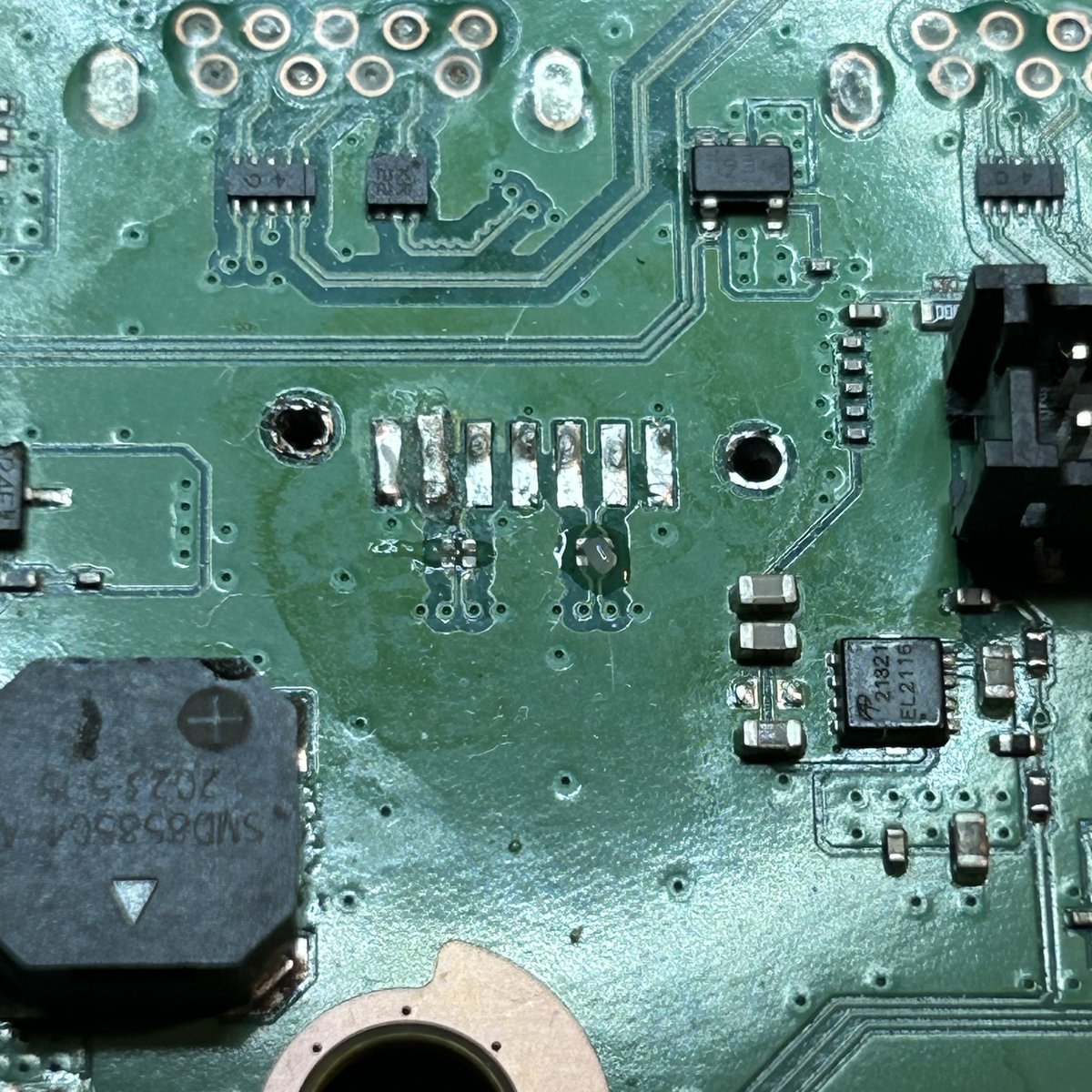 wolfpackelectro's tweet photo. XBOX Series X (XSX) SATA Connector Repair 🪛

This XSX southbridge board suffered some pad and trace damage and had some of the in series capacitors for the data lines “wacced out” like Kendrick’s mural 😂

Thankfully Wolf Pack Electronics got it repaired! 🫡 

Join The Pack! 🐺 https://t.co/zJu0yGCsML