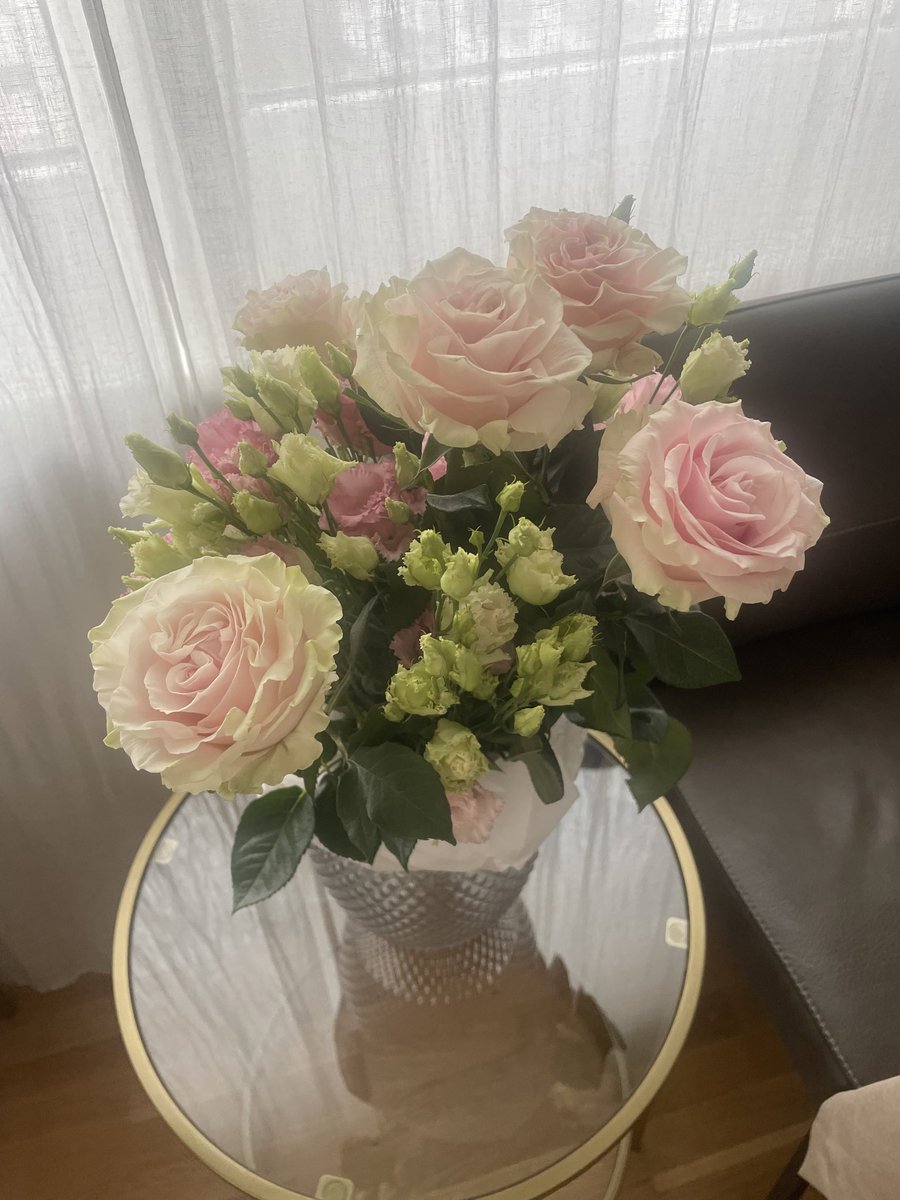 Sharedthoughts2's tweet image. #alltheflowersigotfromyou but this time it felt different