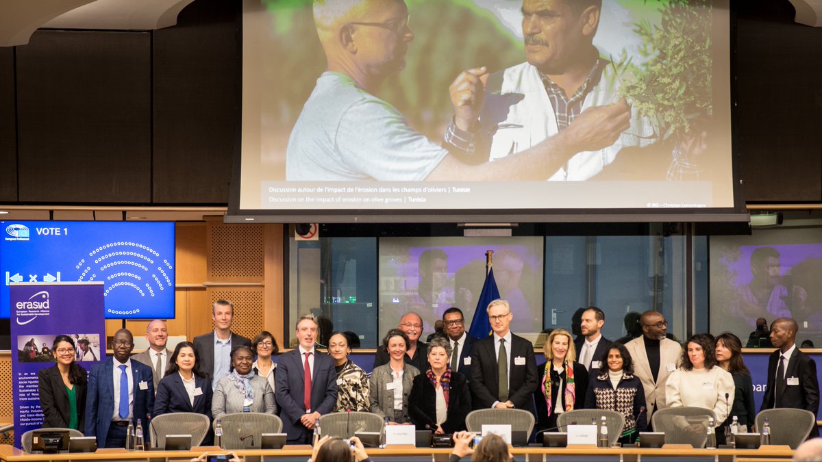 Inst. Pasteur Bangui (@i_p_bangui) on Twitter photo 📢 Lancement de l’Alliance #ERASuD au Parlement européen ! 🌍
12 organisations, dont l’ <a href="/institutpasteur/">Institut Pasteur, since 1887</a> , se sont unis pour des partenariats équitables face aux défis mondiaux (climat, santé, inégalités).
💬 Prof. E. Nakouné : « L’équité est clé pour des solutions durables. » 📢 Lancement de l’Alliance #ERASuD au Parlement européen ! 🌍
12 organisations, dont l’ <a href="/institutpasteur/">Institut Pasteur, since 1887</a> , se sont unis pour des partenariats équitables face aux défis mondiaux (climat, santé, inégalités).
💬 Prof. E. Nakouné : « L’équité est clé pour des solutions durables. »