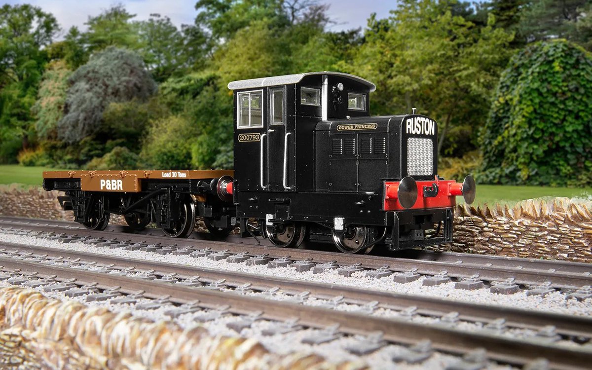 AidansRailways's tweet photo. 🎄 Ruston &amp; Hornsby 48DS, 0-4-0, 200792 'Gower Princess' - Era 10 🎄
🎅 Buy yours here 👉 : https://t.co/EKR460MMHi  🎁

Ruston &amp; Hornsby Locomotive 200793 left Boultham Works in 1940, heading for William Evans &amp; Co.

#xmas #xmas2024 #xmasgifts #christmasgifts #BlackFriday https://t.co/jsPZ2iqSJL