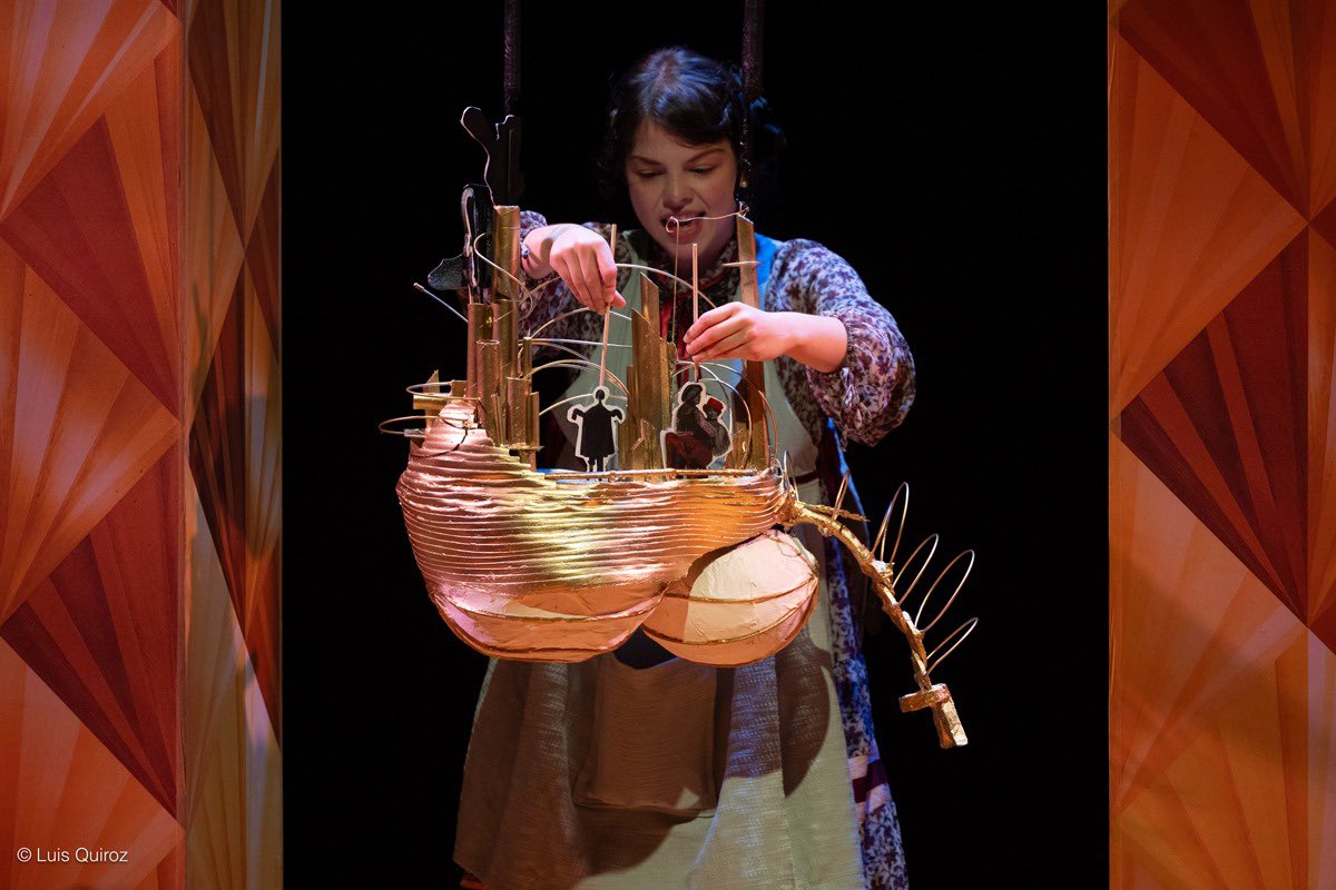 "Mayo" nos recuerda los estragos y consecuencias de la guerra, y también la esperanza, la visibilización y presencia de las infancias y juventudes en escenarios hostiles y cómo estas se ven afectadas. Lee la reseña de <a href="/guillermobejar4/">Guillermo Becerril</a> bit.ly/3Ow2RzA