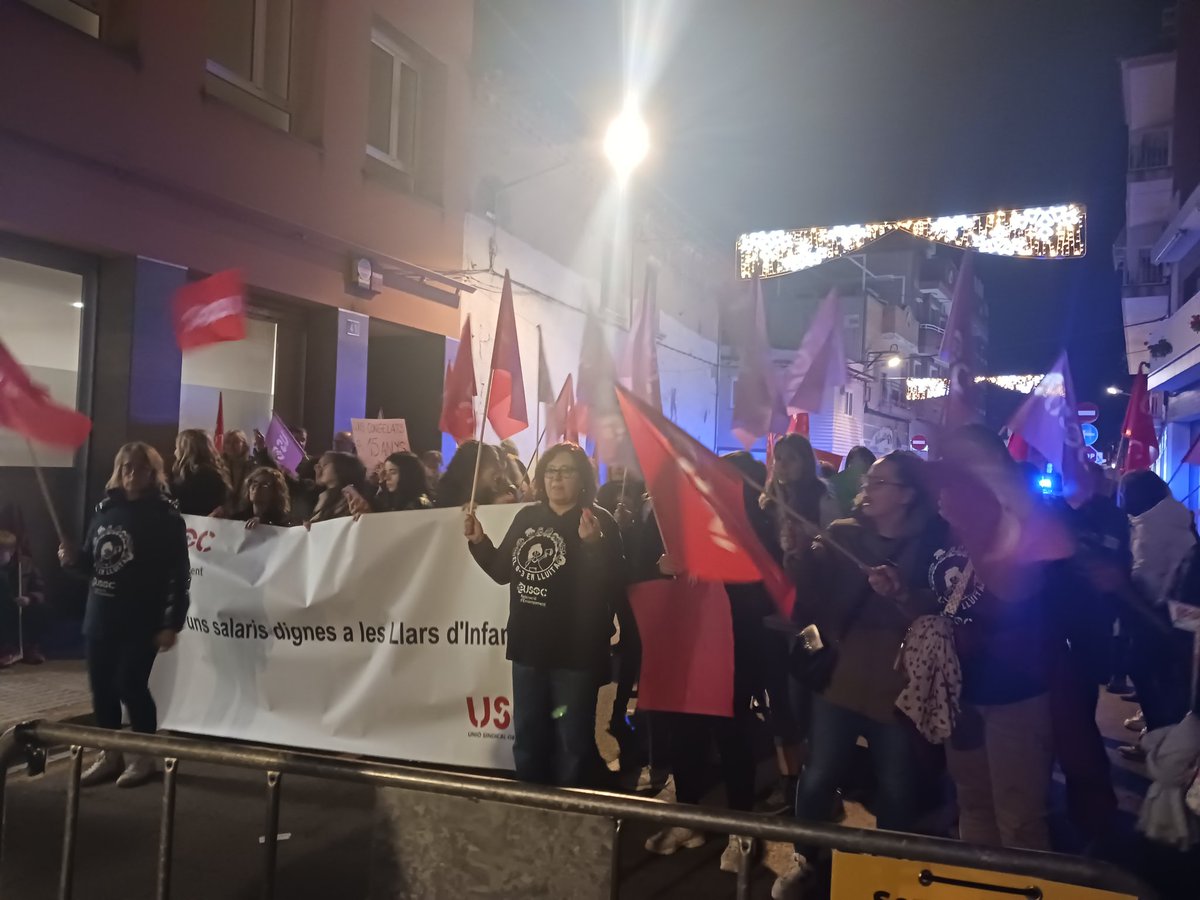 📢 Les escoles bressol no funcionen sense les seves professionals!
Reivindiquem millores laborals per garantir un servei de qualitat.
#Viladecans #SenseInversióNoHiHaEducació <a href="/ViladecansTweet/">AjuntamentViladecans</a> <a href="/ElFarInformatiu/">El Far</a> <a href="/Llobregatdigita/">llobregatdigital.cat</a> <a href="/lapremsadelbaix/">La Premsa del Baix</a>