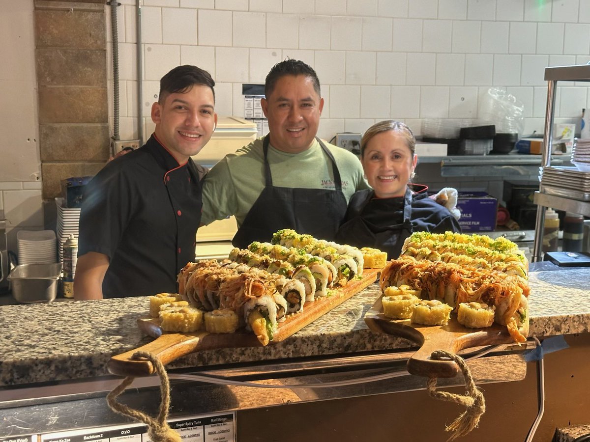 Jackacudas's tweet photo. We’re so #thankful for all of you. 🍂🦃
#Sushi and #Thanksgiving just go together at #Jackacudas 
Still taking walk ins! 

#food #foodie #seafood #happythanksgivng #restaurant #emeraldcoast #destin #destinflorida #30a https://t.co/skjELNH42B