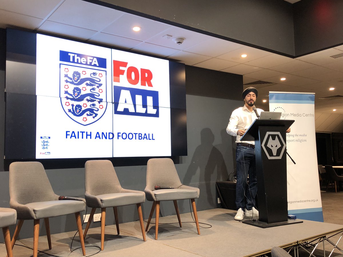RelMedCentre's tweet photo. The Football Association invests in faith to build “trust, shared goals and mutual respect, laying the groundwork for onward relationships”
@daldarroch, Head of Diversity for @FootballAssoc, speaking at the @RelMedCentre ’s #CreatingConnections in #Wolverhampton. https://t.co/WAiOzpR9OQ