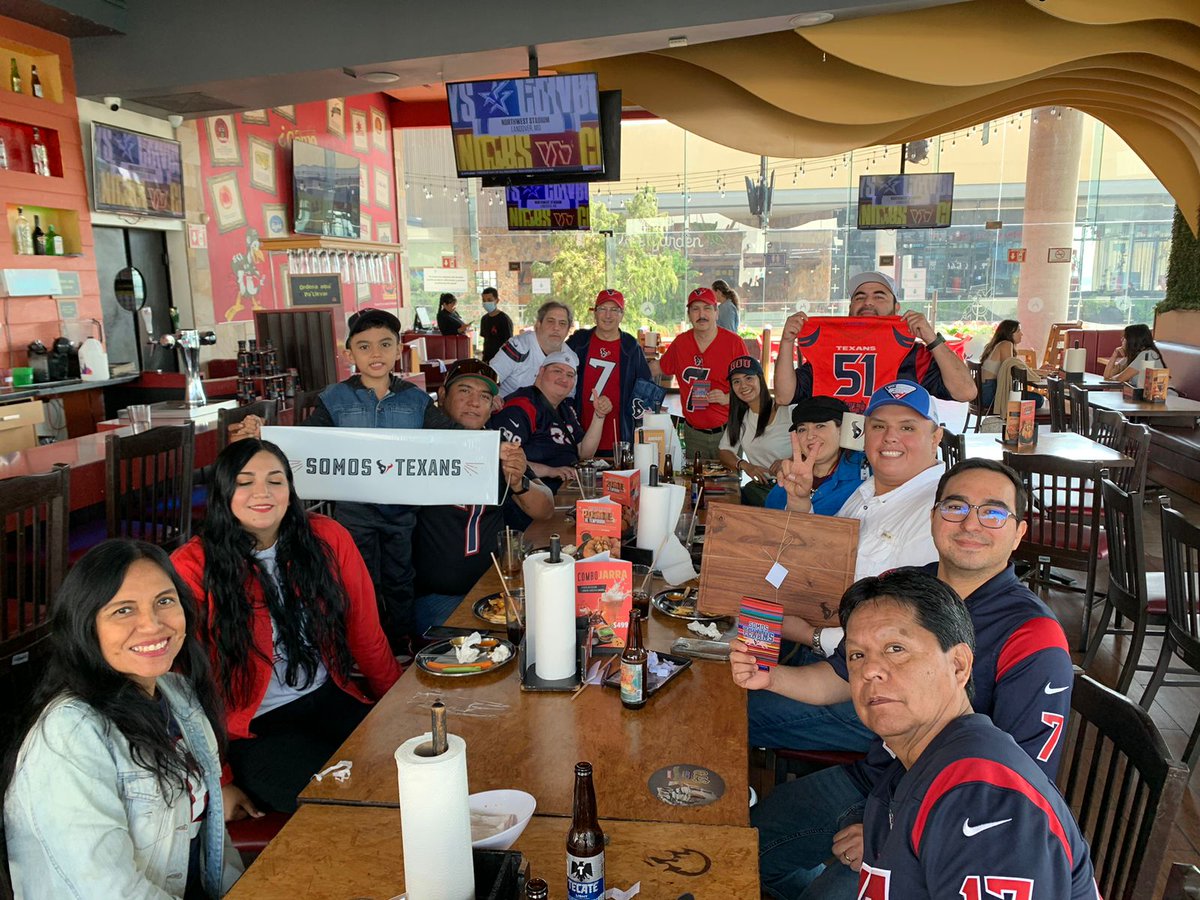 Robertelizondos's tweet photo. SOMOS TEXANS MEXICO
@FOXImpactoNFL
#foximpactonfl
#nflxfox https://t.co/2ELvpX9yOG