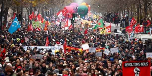 SNCLFAEN's tweet photo. 🔴Profondément indigné par les annonces de réformes hostiles à la #fonctionpublique, et très critique vis-à-vis de celles de l’acte II du Choc des savoirs, le SNCL a décidé de rejoindre l’appel à la #grève le 5 décembre 2024.
Notre communiqué de presse : https://t.co/Achdv4NKKB https://t.co/D3um0A5wyT