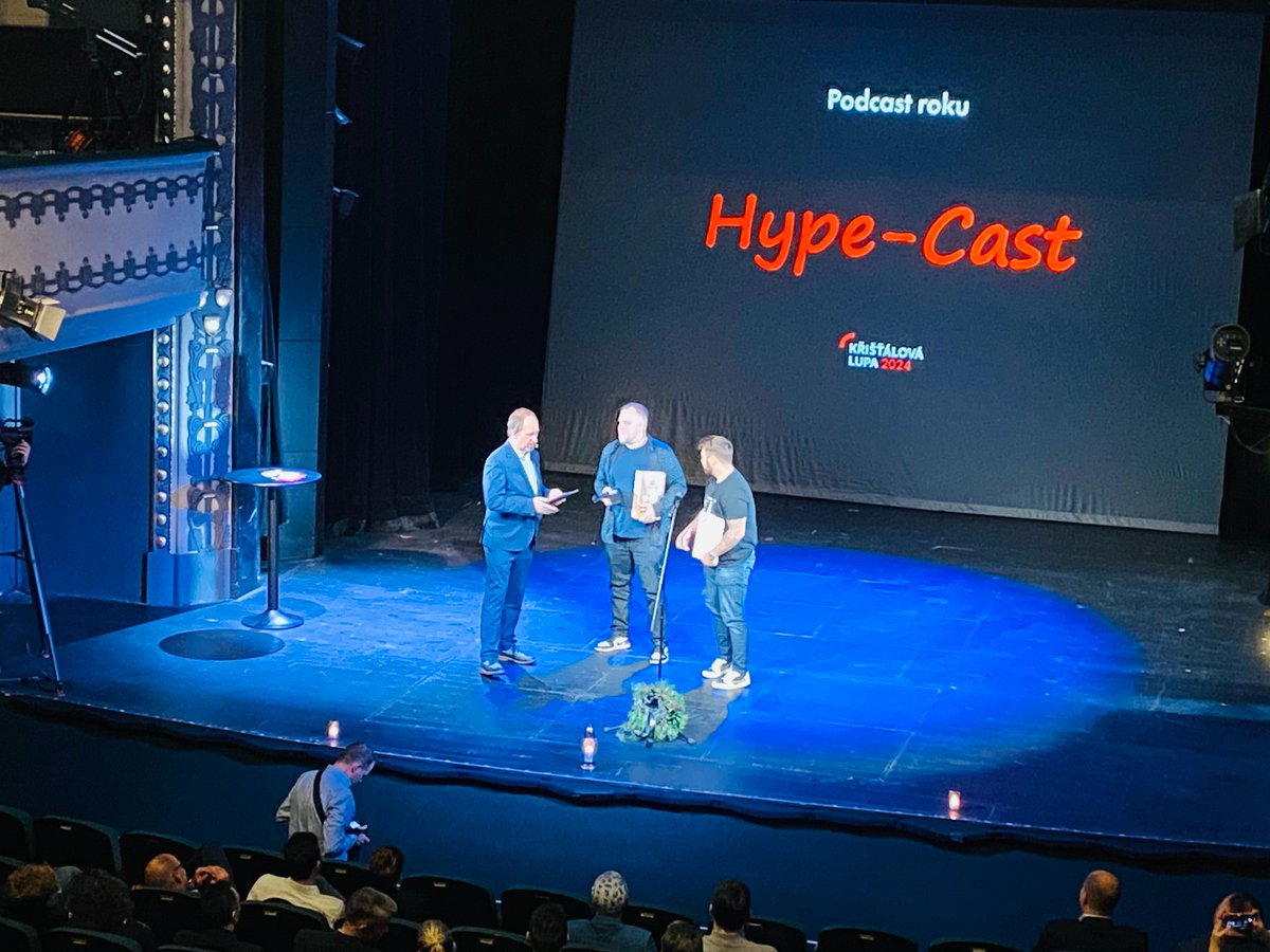 Křišťálová Lupa 2024 (@kristalovka) on Twitter photo Nejlepším podcastem se stává 🥇Hype-Cast. Cenu od výkonné ředitelky <a href="/SPIR_zspo/">SPIR (Sdružení pro internetový rozvoj)</a> Terezy Tůmové si vyzvedli moderátoři Jakub Steklý <a href="/stejkofficial/">Stejk</a> a Martin Molnár <a href="/martinmol31/">Martin Molnar</a>. 🥈 Druhé místo: Opravdové <a href="/zlociny/">Opravdové zločiny</a> 🥉 Třetí místo: Vinohradská 12 #kristalovka Nejlepším podcastem se stává 🥇Hype-Cast. Cenu od výkonné ředitelky <a href="/SPIR_zspo/">SPIR (Sdružení pro internetový rozvoj)</a> Terezy Tůmové si vyzvedli moderátoři Jakub Steklý <a href="/stejkofficial/">Stejk</a> a Martin Molnár <a href="/martinmol31/">Martin Molnar</a>. 🥈 Druhé místo: Opravdové <a href="/zlociny/">Opravdové zločiny</a> 🥉 Třetí místo: Vinohradská 12 #kristalovka