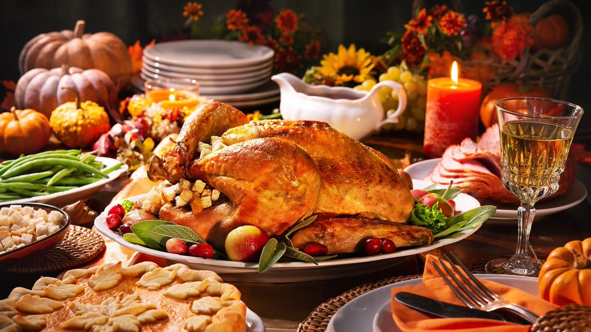 Flagco's tweet photo. 🍁Happy Thanksgiving from all of us at Flagco! 🍁 This season, we’re reminded of the power of gratitude and the strength of community. Thank you for supporting our small, veteran-owned business. We’re honored to serve you. 🦃🍗🍽️🥧🍁 https://t.co/MAUxSkKP70