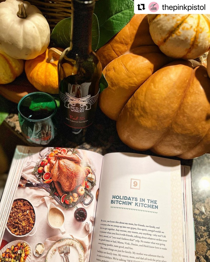 WandajuneHome's tweet photo. Happy Thanksgiving, Y'all! May your bellies be full and your day be full of laughter, love, and memories π§‘ β
β
#WandaJuneHome #MirandaLambert #HomeDecor #YallEatYet https://t.co/rcoyESaST0