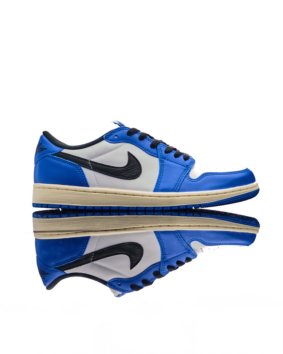 The Nike Air Jordan 1 Low OG "Game Royal" will be available online at LESSS 17 on Saturday, November 30th at 10am MST. Remaining pairs will be available in-store at 11am MST.⁠
⁠
lessoneseven.com

#YYC #LESS17 #Jordan #AirJordan #AirJordan1
