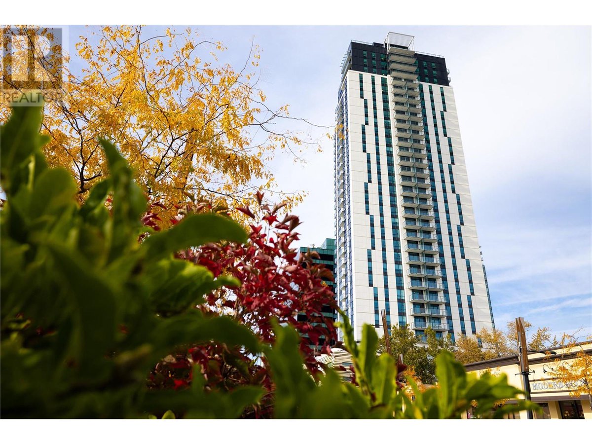 SW-facing corner unit on the 22nd floor: 2 bed, 2 bath; breathtaking lake views, generous patio. Over $13,000 in upgrades! This home comes with one underground parking stall and a storage locker ($7,000 value). 34th-floor rooftop sky pool and hot tub + tons of other amenities.
