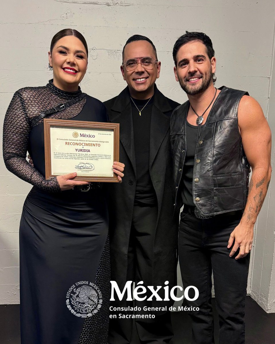 Tonatiuh_'s tweet photo. Un honor el haber sido invitado a ser testigo del éxito y #soldout de @yuritaflowers 🫀 en el Norte de #California 🇺🇸. A ella y su equipo  reconocemos la trayectoria, éxito internacional y las contribuciones que hacen a través de su música para empoderar e inspirar a nuestra comunidad migrante 🇲🇽. 

En #TiempodeMujeres reconocemos a una gran artista que es madre, empresaria y digna represente de nuestra música 🎼 en el 🌎.

¡Enhorabuena, #Yuridia! 💚🤍❤️

#SinLlorar #YuridiaFlores #OrgulloMexicano 
 
@SRE_mx @IME_SRE @DiplomaciacMX
