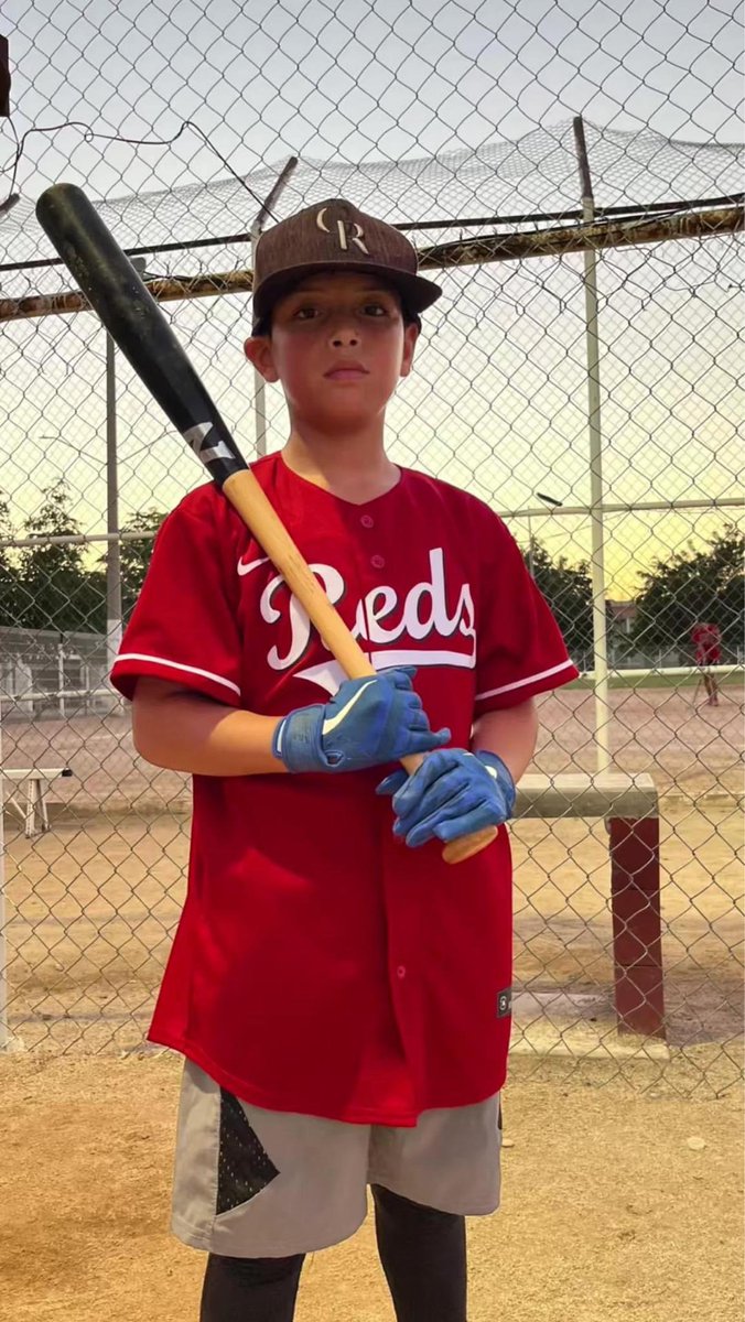 soymiguelgil's tweet photo. Mi Sebastián y su versión de beisbolista ⚾️🙌🏼☺️ #baseball #beisbol #Bat #Valma https://t.co/QqH4SJ0xeZ