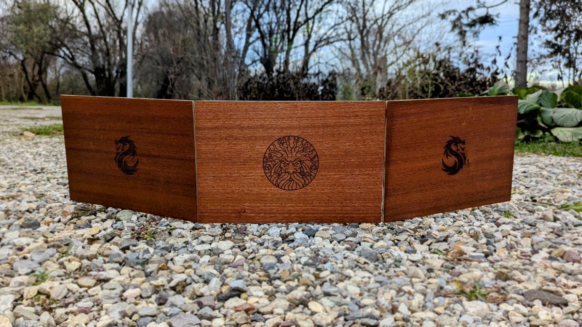 PlywoodEnt's tweet photo. Introducing the Sprite Series!

The Sprite DM Screen is here! Eco-friendly, lightweight, and fully customizable for traveling Dungeon Masters.

- Thinner &amp; more portable
- Sustainable HDF &amp; real wood veneer

https://t.co/t6fDB1obdC

#dnd #ttrpg #gamemaster #dmgear #customdmscreen https://t.co/nSWtmG56io