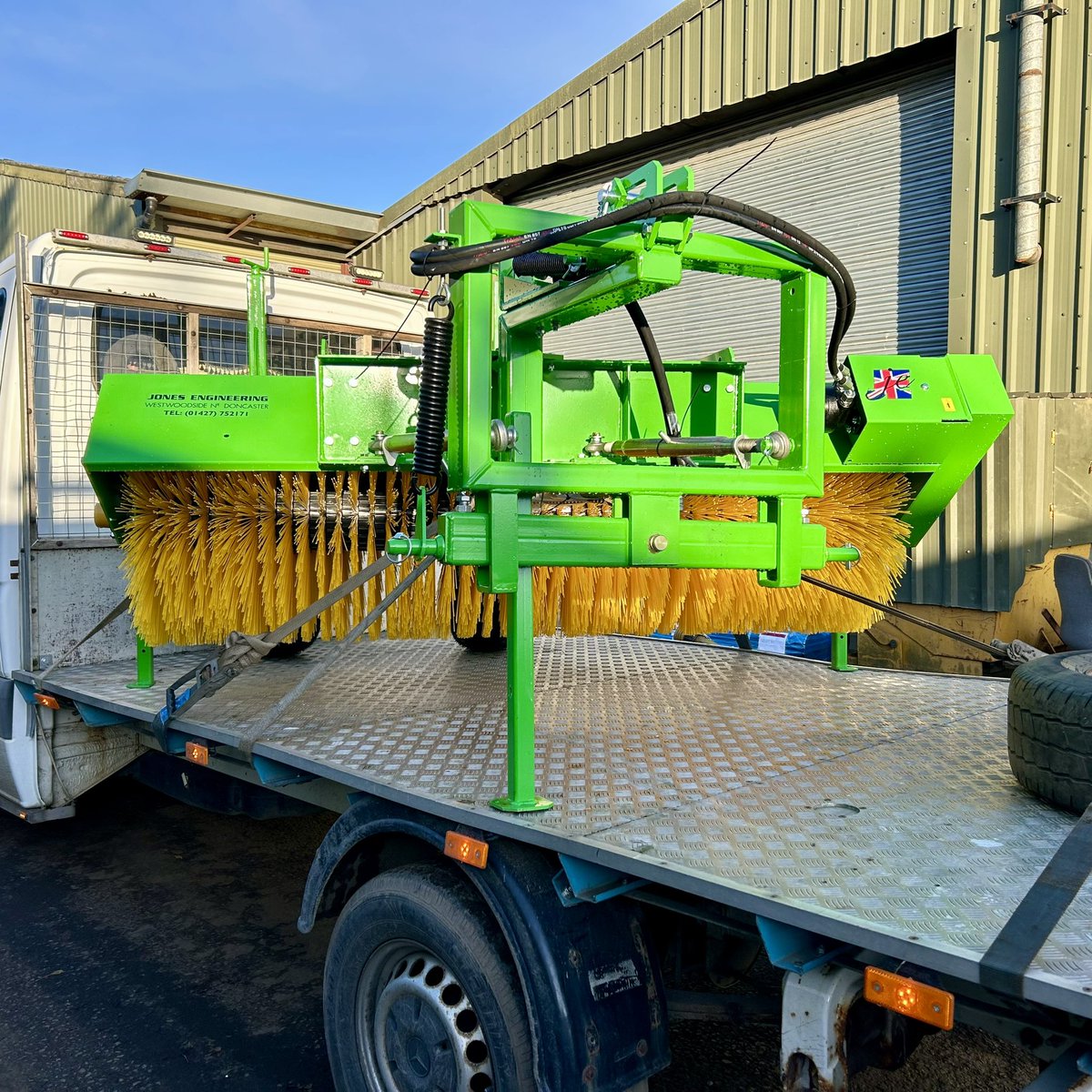 JonesVeg1's tweet image. Two new Brushes have left the yard this week. One to Lincolnshire and One to Scotland #newmachine #jonesengineering #britishmanufacturing