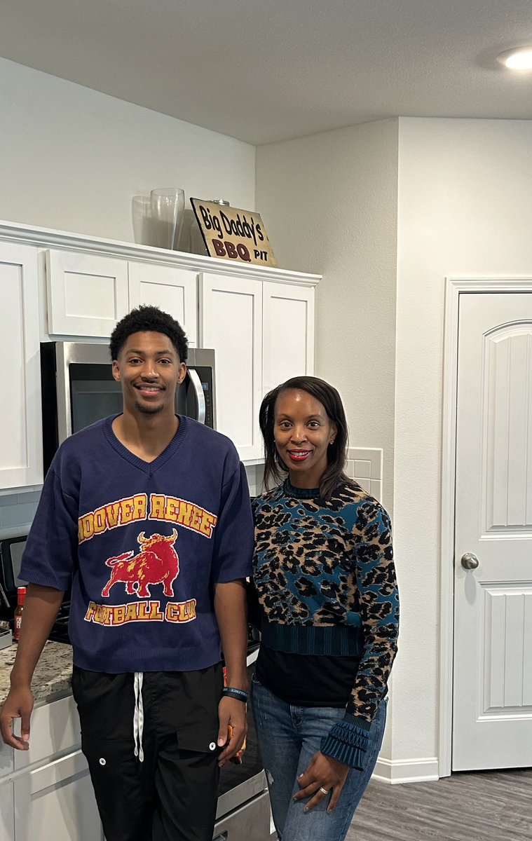 repcockerham's tweet image. Happy Thanksgiving! 
Enjoying spending time with my nephew and family this Thanksgiving! I pray that you have a blessed Thanksgiving treasuring  moments with family and friends.
“Give thanks to the Lord, for He is good, for His steadfast love endures forever.”  Psalm 136:1