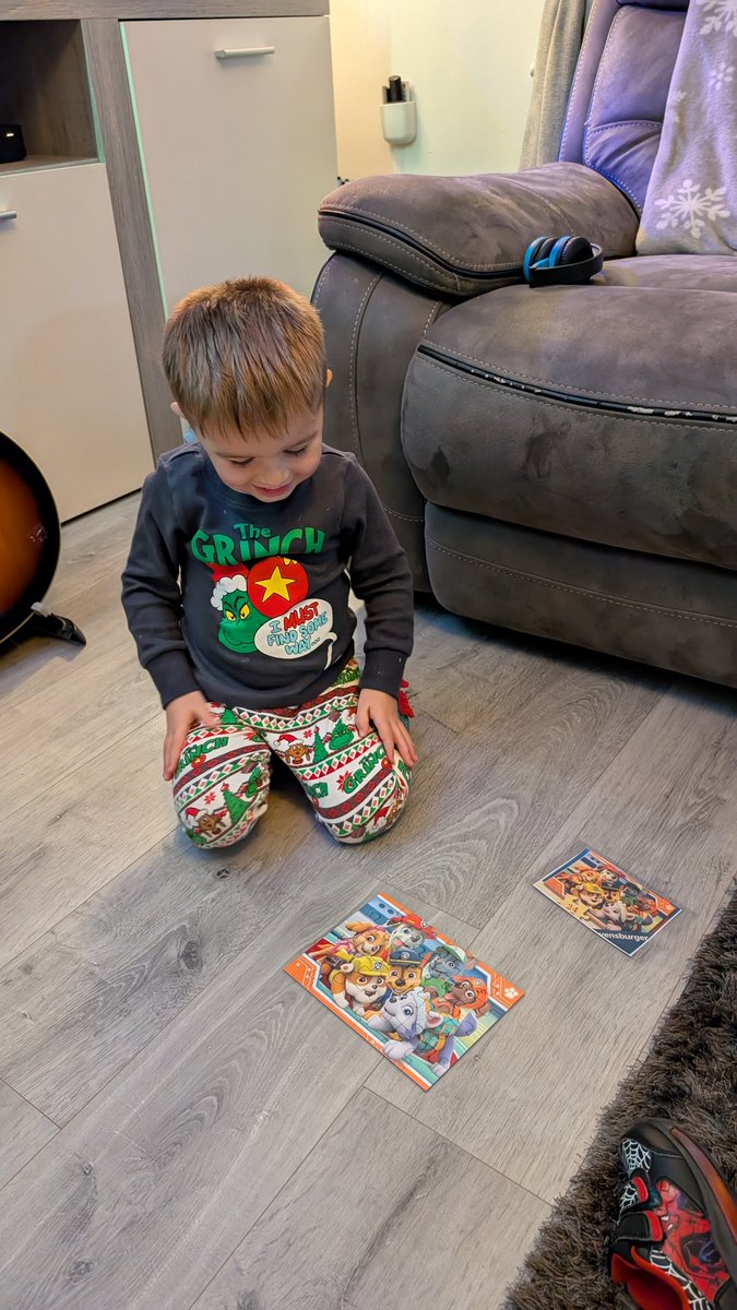 DarynThornton's tweet photo. @BowhouseBairns Teddie completing his jigsaw https://t.co/hLBYqUNoCt