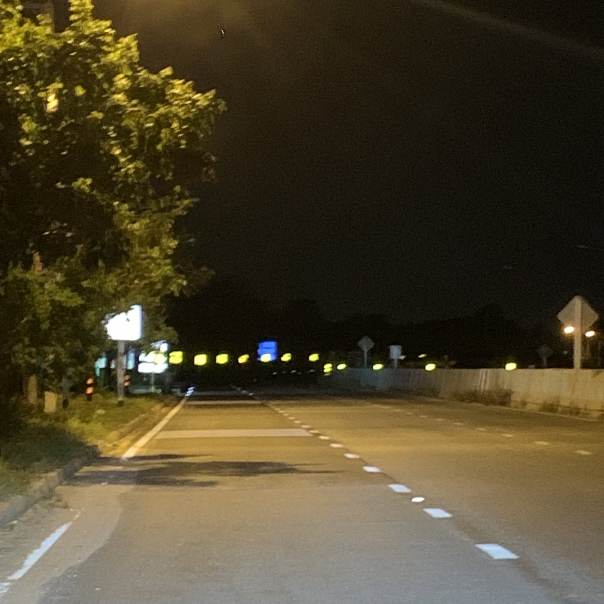 S3X_6969's tweet photo. ใครแอบมาอม กลางค่ำกลางคืน เที่ยงคืนตีหนึ่ง ถนนบูรพา เห็นนะๆ ถนนบูรพาพัฒน์ 😂😂 #เนินกระปรอก #บ้านฉาง https://t.co/OafjzbhfEv