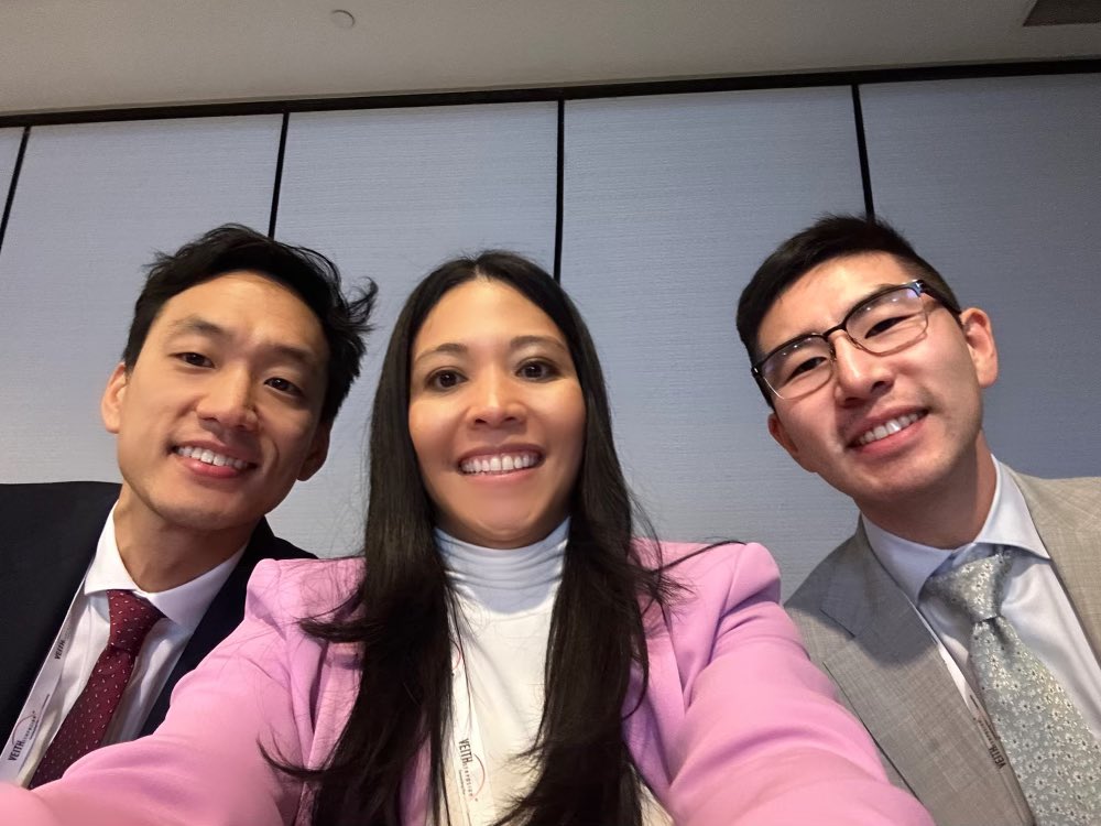 We’re thankful for our amazing trainees present and past. Thank you for all you do for patient care!

#vascularsurgery #vascsurg #surgery #meded #utsw