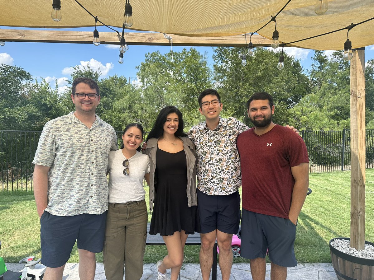 UTSWVascular's tweet image. We’re thankful for our amazing trainees present and past. Thank you for all you do for patient care!

#vascularsurgery #vascsurg #surgery #meded #utsw