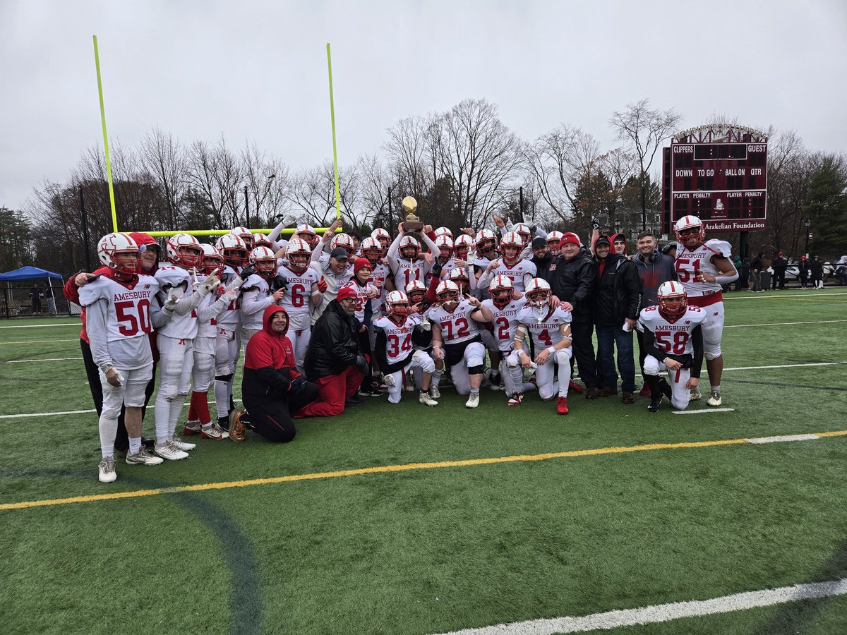 Final.

Amesbury - 42
Newburyport - 38.

A rainy, wild, classic on Thanksgiving.