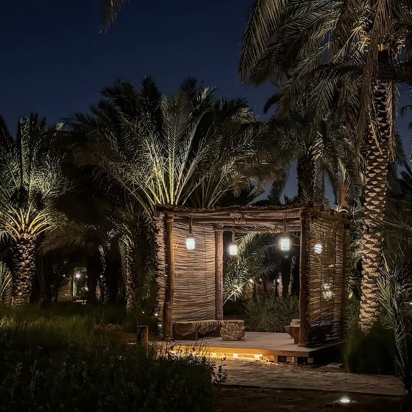 يافاقدين احبابكم وش تسوون؟ 
لامدّت الذكرى الحزينه يديها 

كيف اتجاوز حزننا ماتعرفون؟ 
بعض الطواري موجعه مانبيها 

دايم على بال المواجع يمرّون
مافي ضحكه مالهم صوتٍ فيها

ياليتهم عن ضيقه الفقد يدرون 
ودروبهم وشلون دايم نجيها .
#نجران_الان