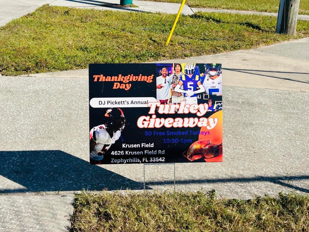 DJPICKETT5's tweet image. Thank you for everyone who came out and got a turkey! And thank you too everyone who helped behind the scenes to make this possible 🙏🏾 #HappyThanksgiving #BlessedAndGrateful