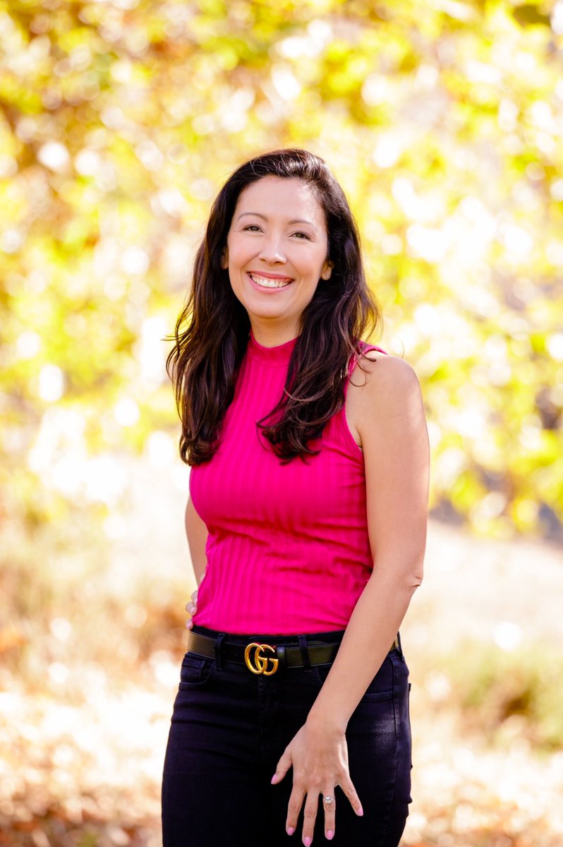 Happy Thanksgiving! 🦃  
It doesn’t have to be perfect, my best is enough. Remind yourself that it doesn’t matter if the gravy is lumpy or that there’s dust on the picture frames. What matters is being there for your friends and family and enjoying the day. 
#Thanksgiving