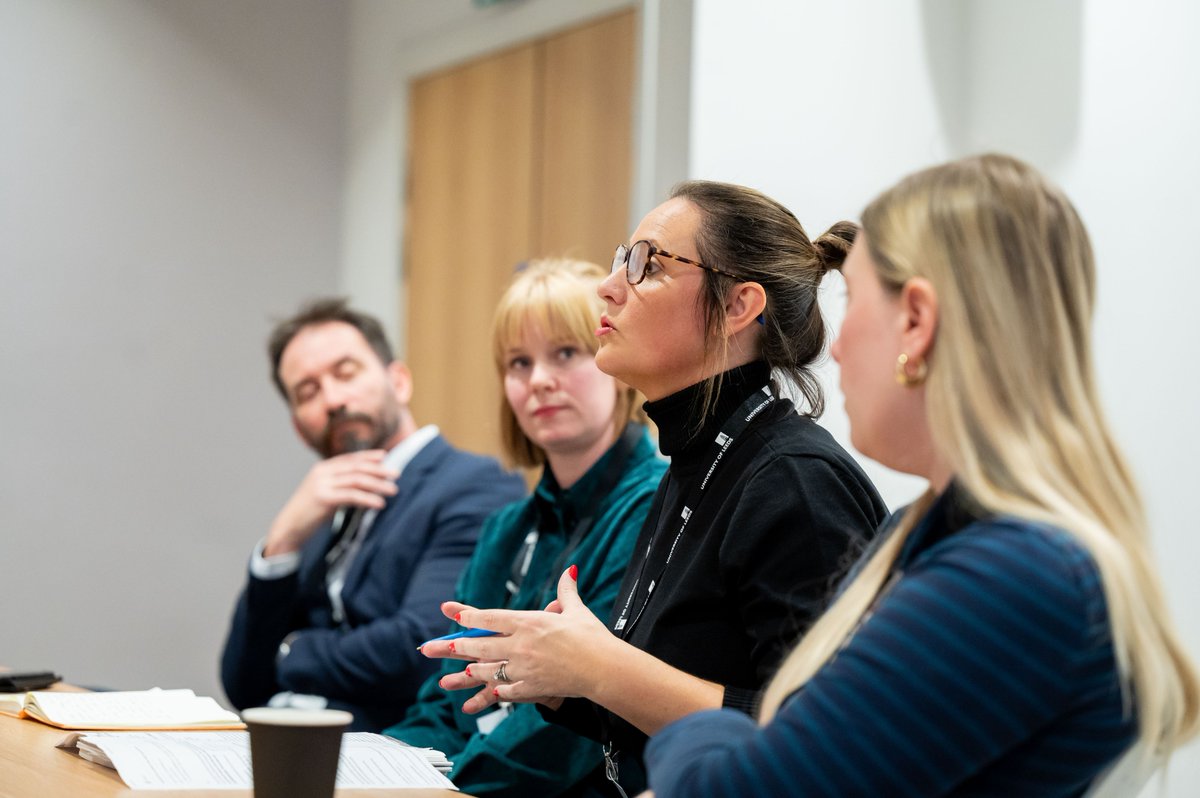 whatson (@whatsontvclass) on Twitter photo Our PI <a href="/BethLJohnson/">Dr Beth Johnson</a> illustrates our TV&Class project at the recent <a href="/ahrcpress/">Arts and Humanities Research Council</a> Showcase <a href="/UniversityLeeds/">University of Leeds</a> <a href="/LeedsUniMedia/">Leeds Uni Media</a> and takes part in a panel discussing common challenges and solutions connected to research projects 🙌 Our PI <a href="/BethLJohnson/">Dr Beth Johnson</a> illustrates our TV&Class project at the recent <a href="/ahrcpress/">Arts and Humanities Research Council</a> Showcase <a href="/UniversityLeeds/">University of Leeds</a> <a href="/LeedsUniMedia/">Leeds Uni Media</a> and takes part in a panel discussing common challenges and solutions connected to research projects 🙌
