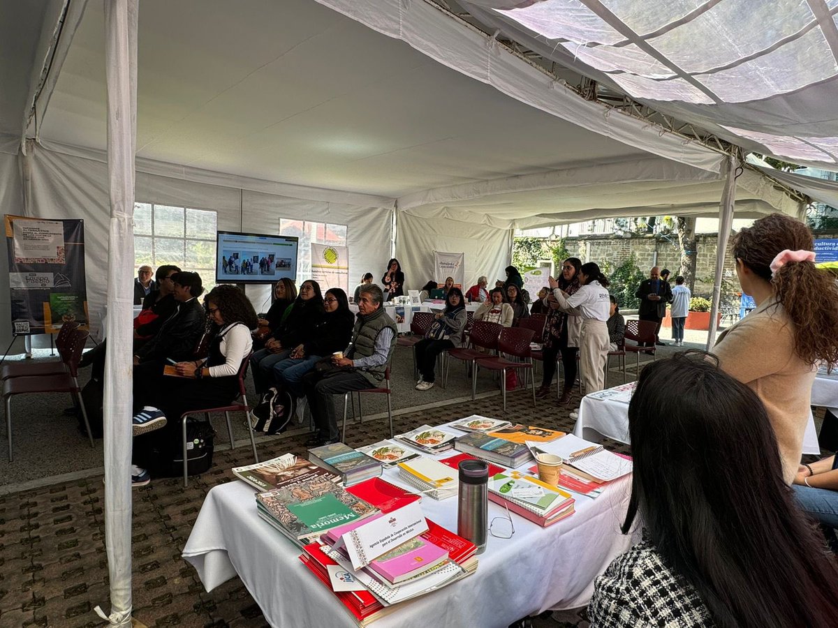 REMECID_oficial's tweet photo. Estamos conectados a la Expo Cooperación 2024 💚💙❤️ agradecemos a cada una de las organizaciones por su participación 🤝 
#SEPARTEDELACID https://t.co/xZGAmyHsPr